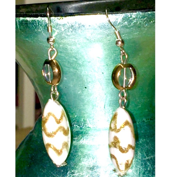 VTG 90s Handmade Artsy Modernist White/Gold Glitter Dangle Bead Pierced Earrings - Picture 3 of 8